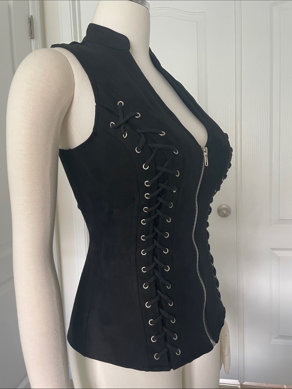 Lydia Black Lace-Up Front Zip Women's Vest Small - Picture 4 of 10